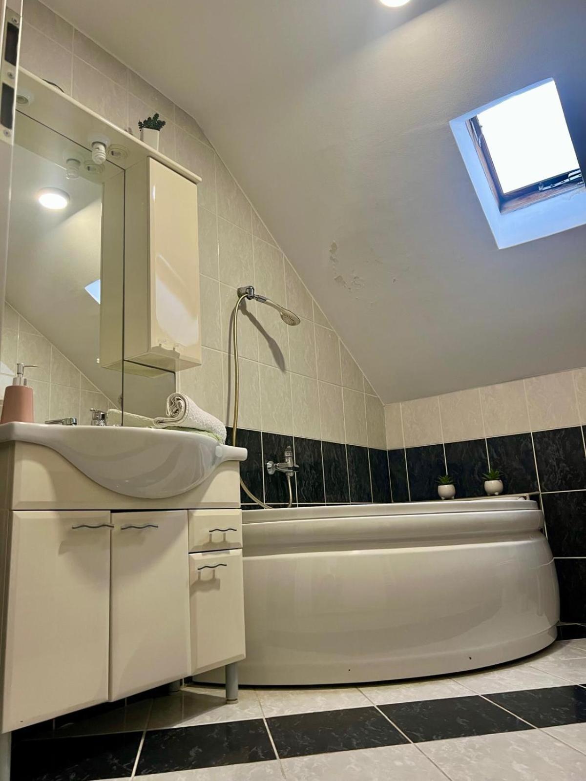 Tenja Guest House Ruza מראה חיצוני תמונה